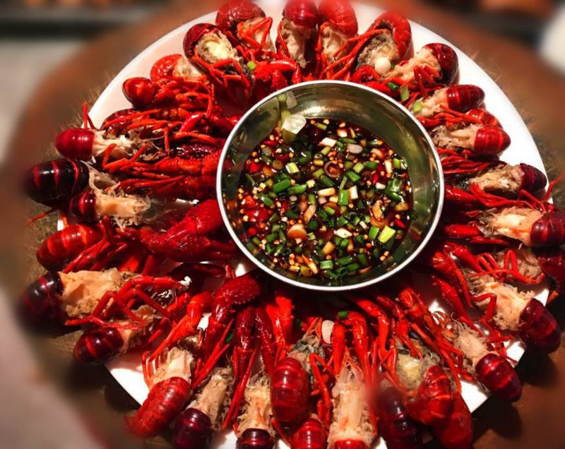 人间有味小吃店：传统美食与现代经营的完美融合